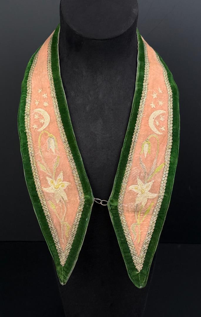 Antique Masonic Bullion Embroidered Sash: 17 3/4" long.