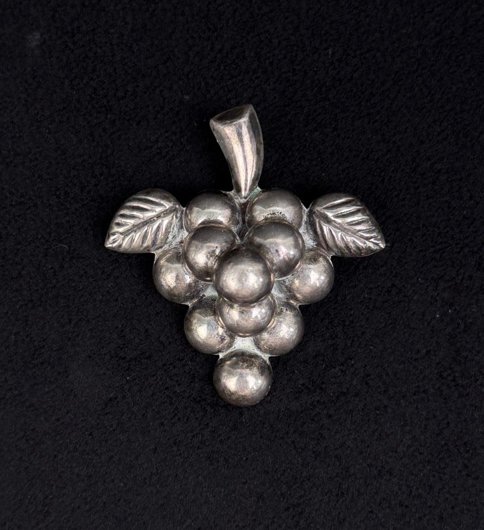 Taxco Mexico Sterling Silver Grape Brooch (1 of 4)