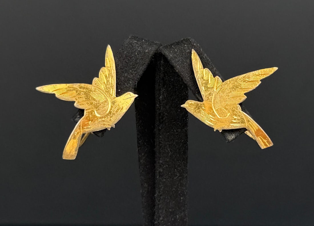 Gold Vermeil Sterling Silver Bird Earrings: 3.79 grams. 7/8" by 5/8".