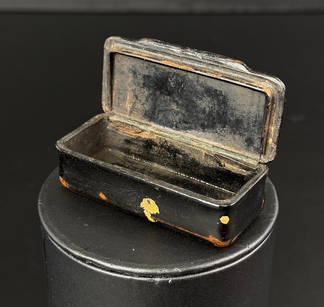 Tortoise Pattern Paper Mache Snuff Box (1 of 5)