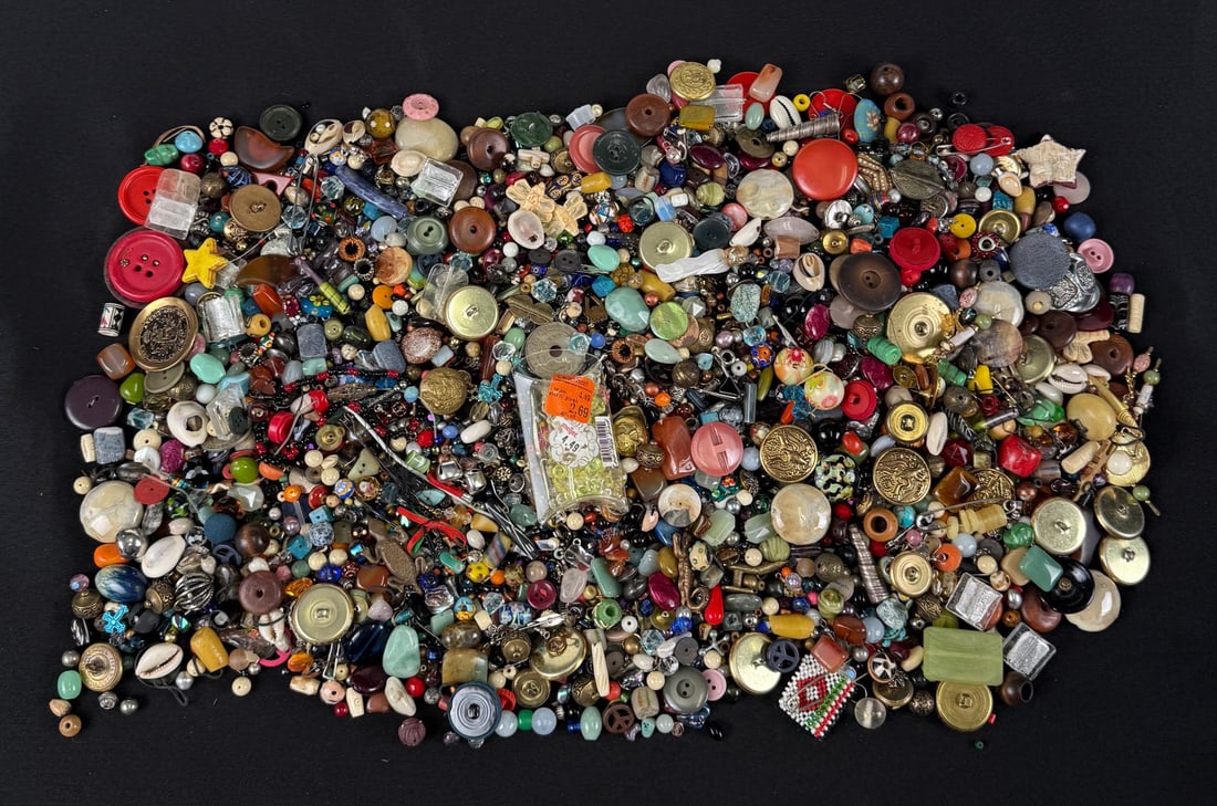 5 Pound Collection of Costume Buttons and Beads (1 of 5)