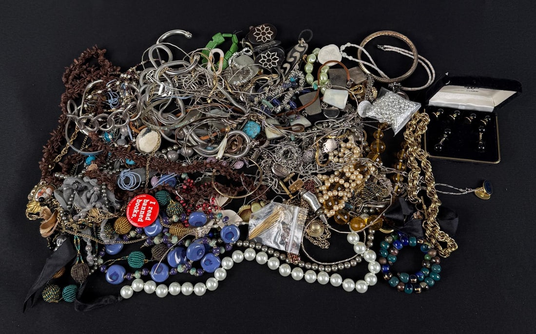 2 Pound Collection of Costume Jewelry (1 of 5)
