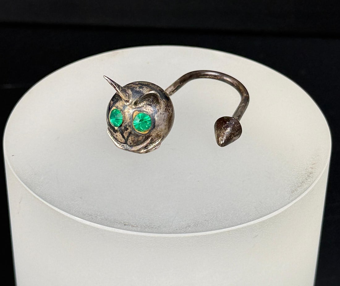 Taxco Mexico Sterling Silver Cat Keyring: 9.22 grams. 2" long. Made in Mexico.