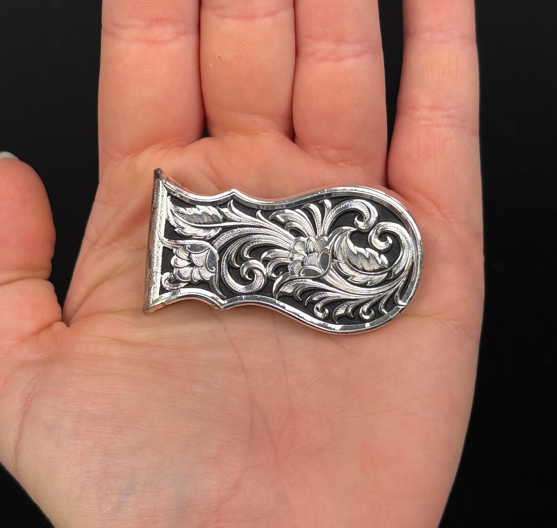 Montana Silversmiths Sheridan Scalloped Money Clip: 1/4" by 1" by 2"