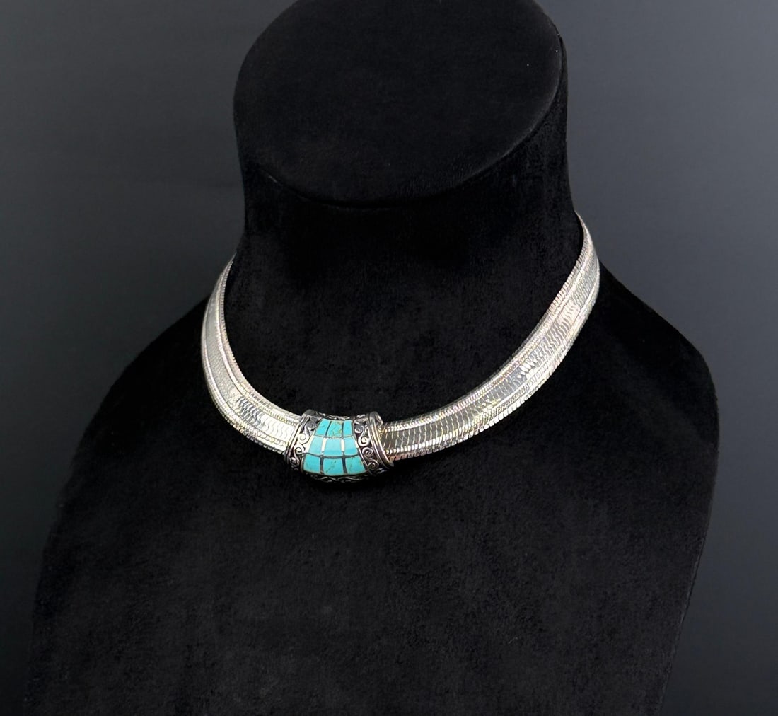 Milor Sterling Silver Omega Necklace: Turquoise Pendant. 7 7/8" long as shown. 19.94 grams.