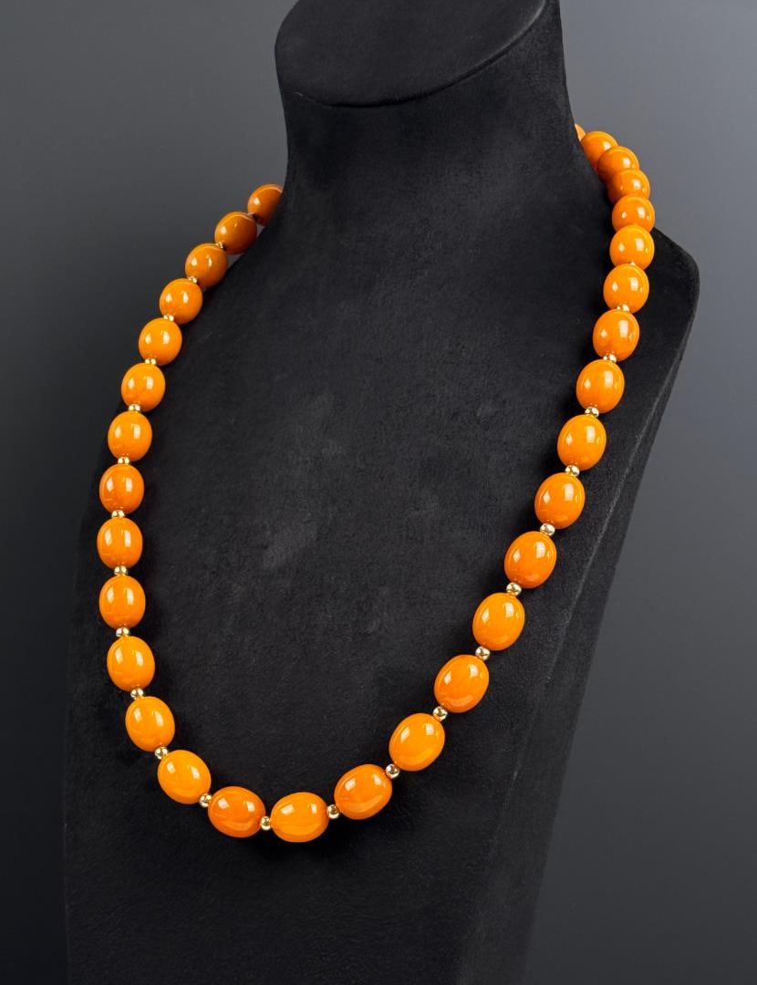 Amber Bakelite Bead Necklace (1 of 4)