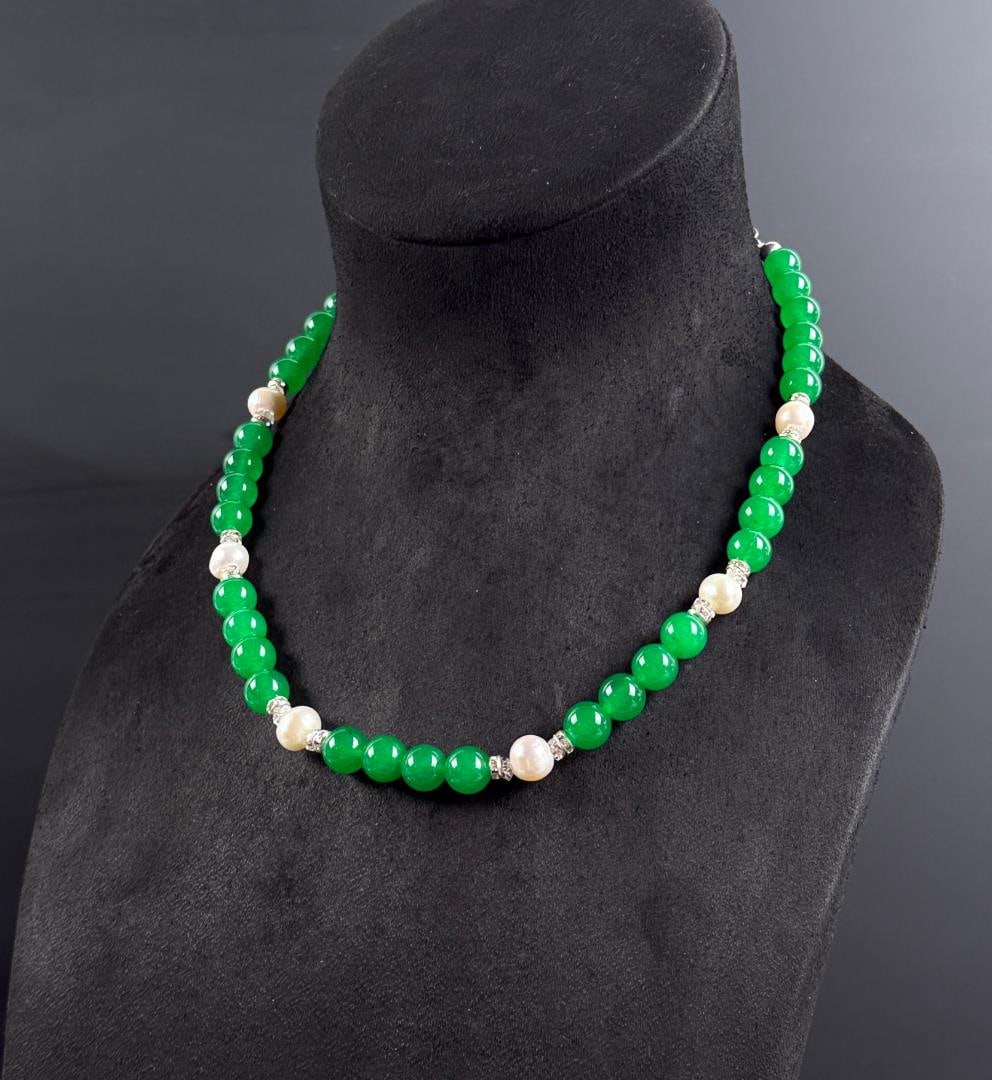 Green Jade and Pearl Beaded Necklace (1 of 5)