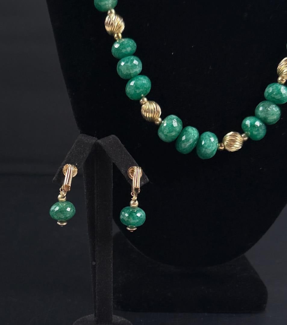 Faceted Emerald Necklace and Earrings - 3