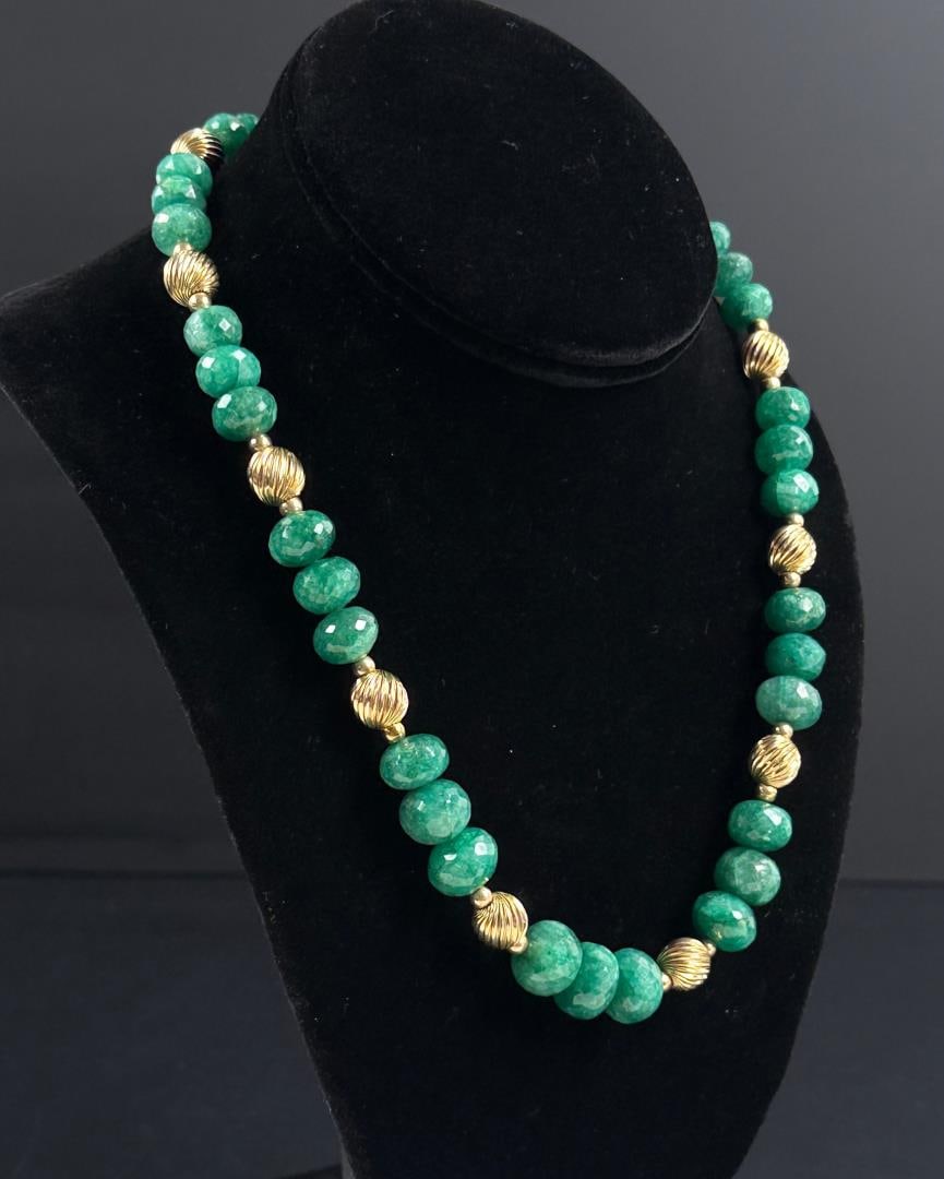 Faceted Emerald Necklace and Earrings - 5