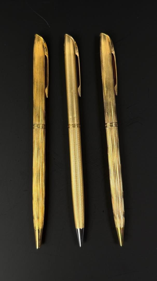 Kreisler Karat Crown Pen and Pencil Set: 5 1/8" long each.