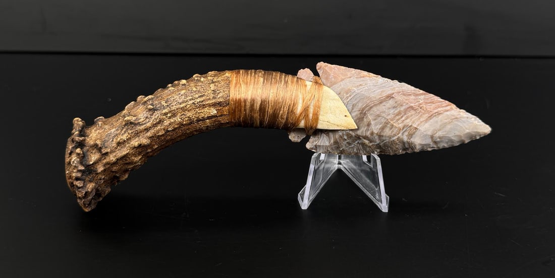 Bo Earls Handmade Horn Handle Knife: Handmade by Bo Earls. Bo is one of the finest modern flint and obsidian knappers. His knives are some of the nicest money can buy. The handle is whitetail deer horn. 7 5/8" long.