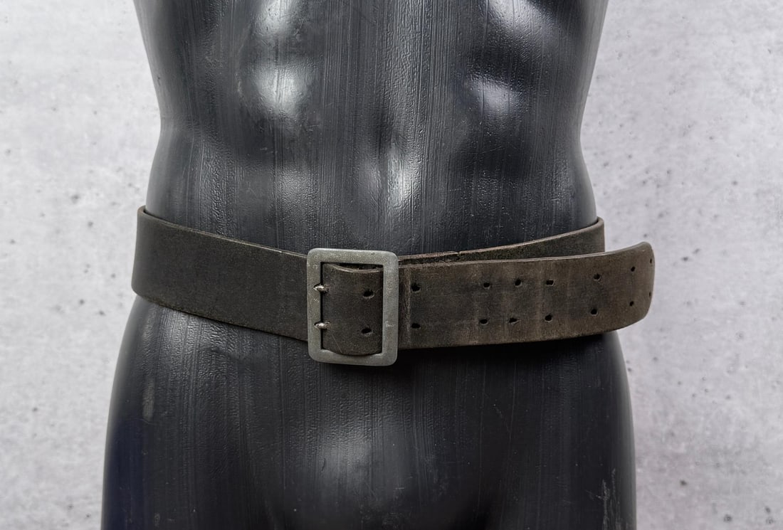 WW2 Wehrmacht German Army Officers Belt: 40" long from buckle to belt tip.