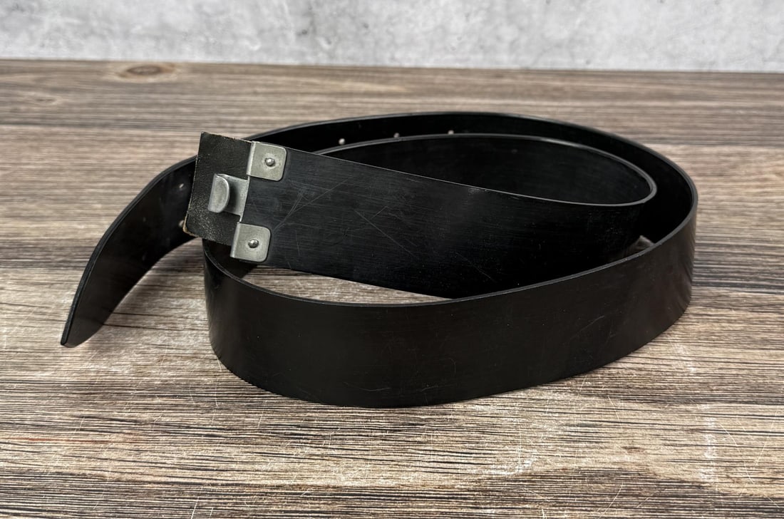 WW2 German Ersatz Rubber Belt: 44 1/2" long.