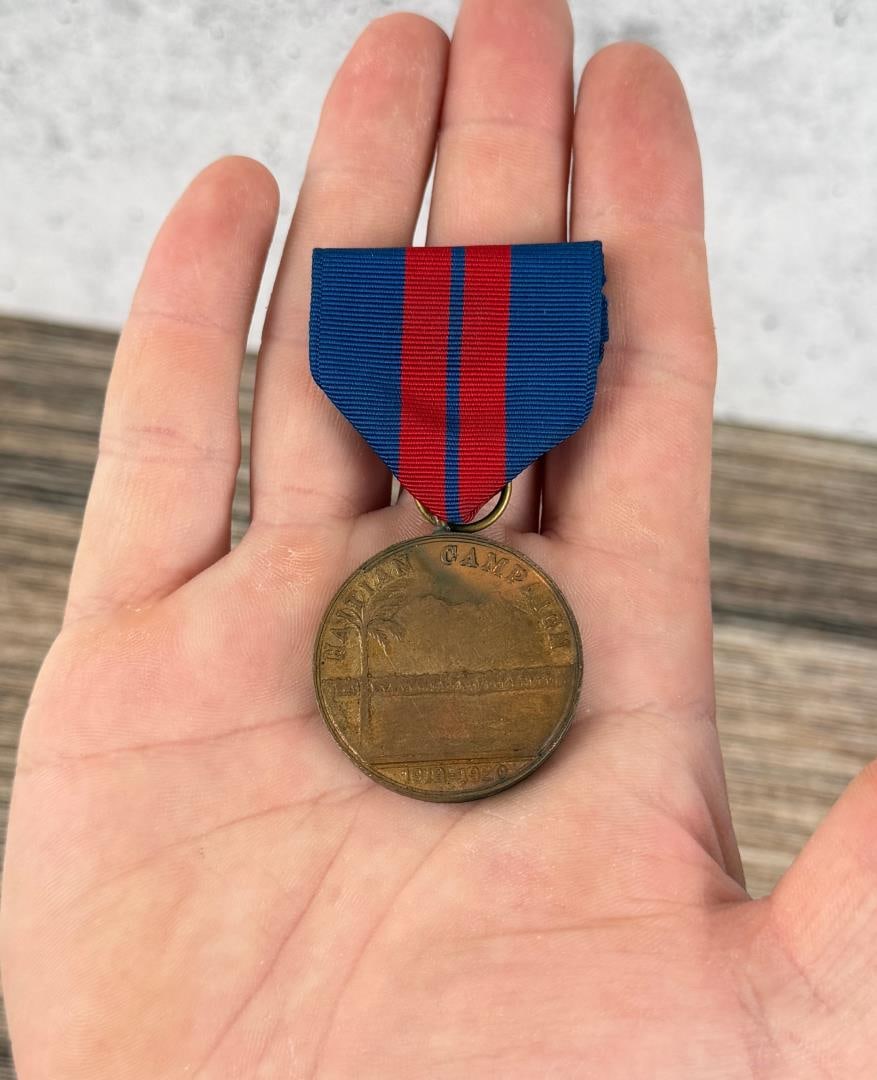US Navy Haitian Campaign Medal: Decent example.