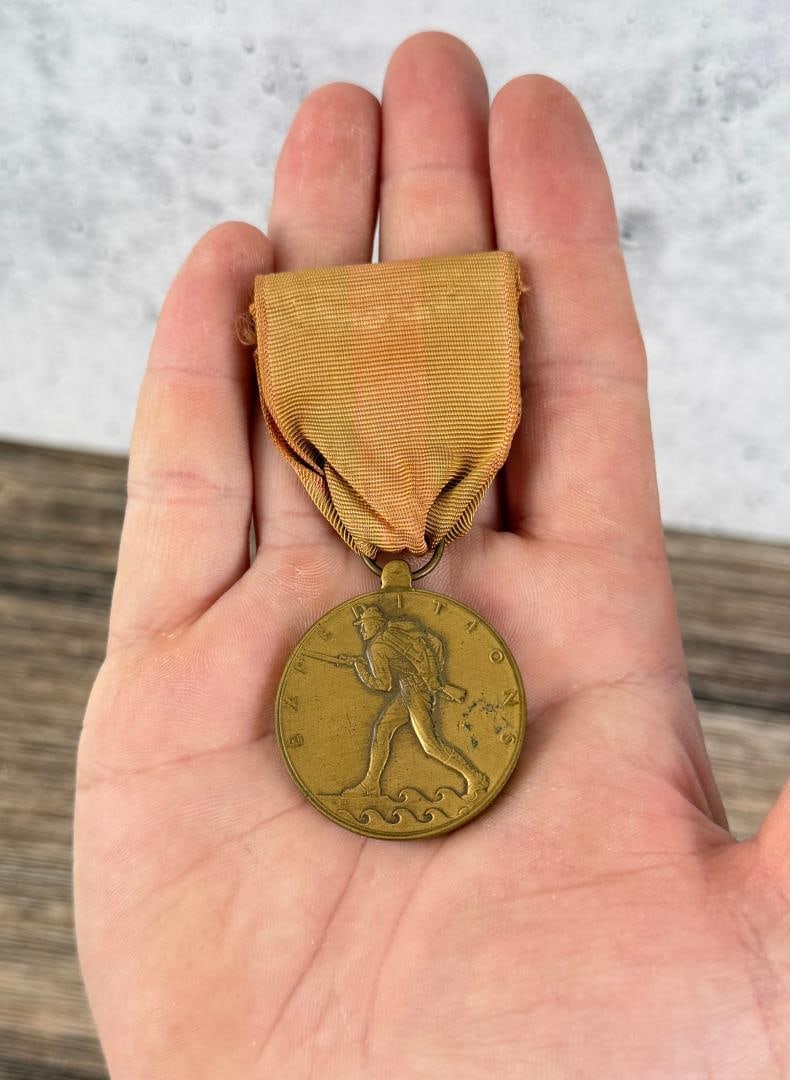 USMC US Marine Corps Expeditionary Medal: Nice example.