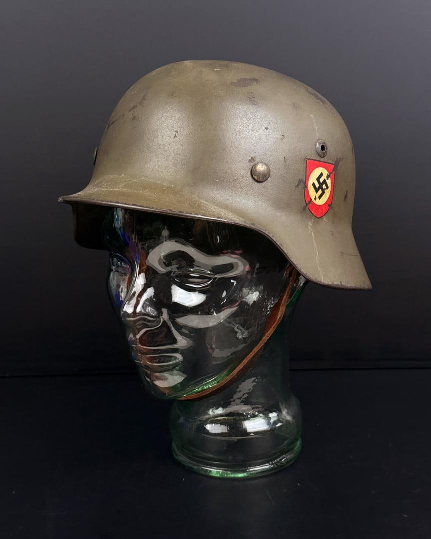 WW2 German M35 Helmet: Repainted.