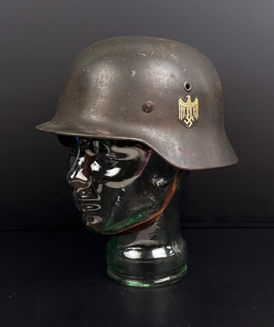WW2 German M40 Single Decal Heer Army Helmet: ET66 Code.