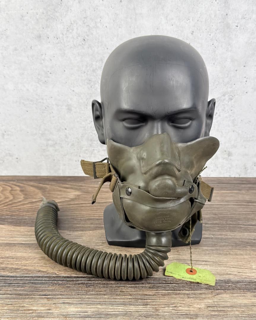 WW2 Type A-14 Demand Pilot Oxygen Mask: Size medium