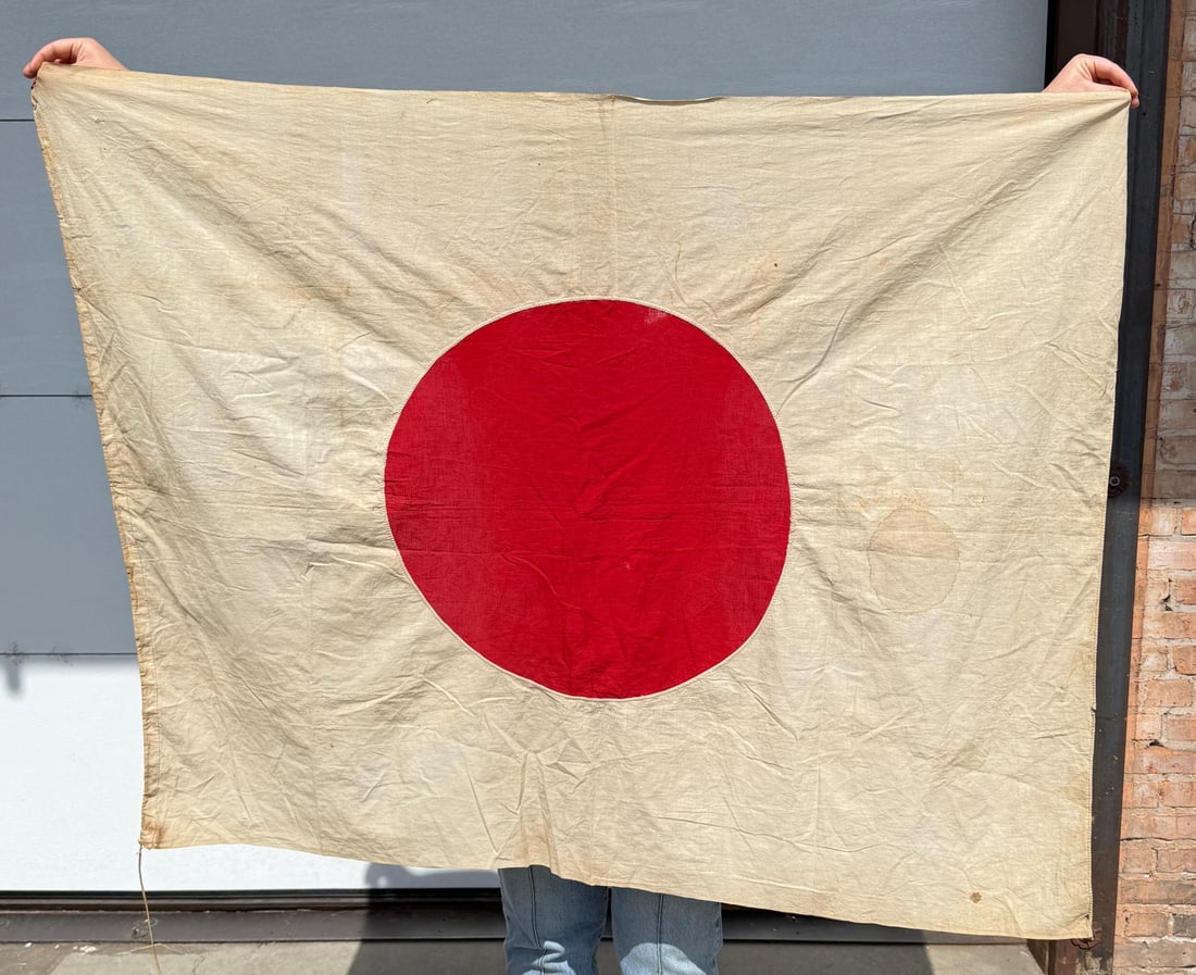 WW2 Japanese Captured Meatball Hinomaru Flag (1 of 3)