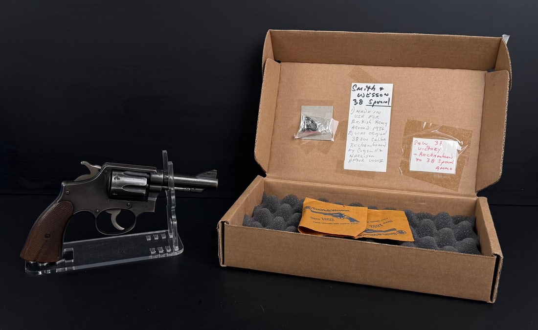 Smith & Wesson Cogswell & Harrison Revolver (1 of 14)