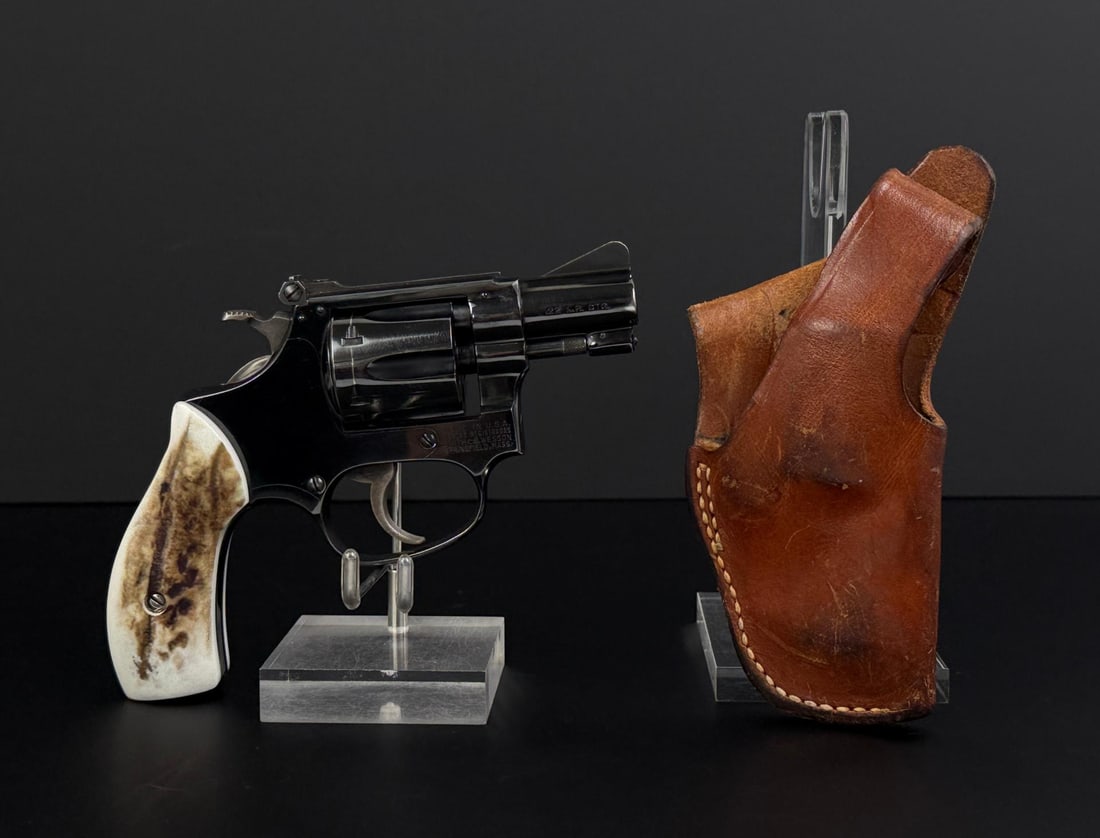 Smith & Wesson Model 34 .22 LR Kit Gun Revolver (1 of 12)