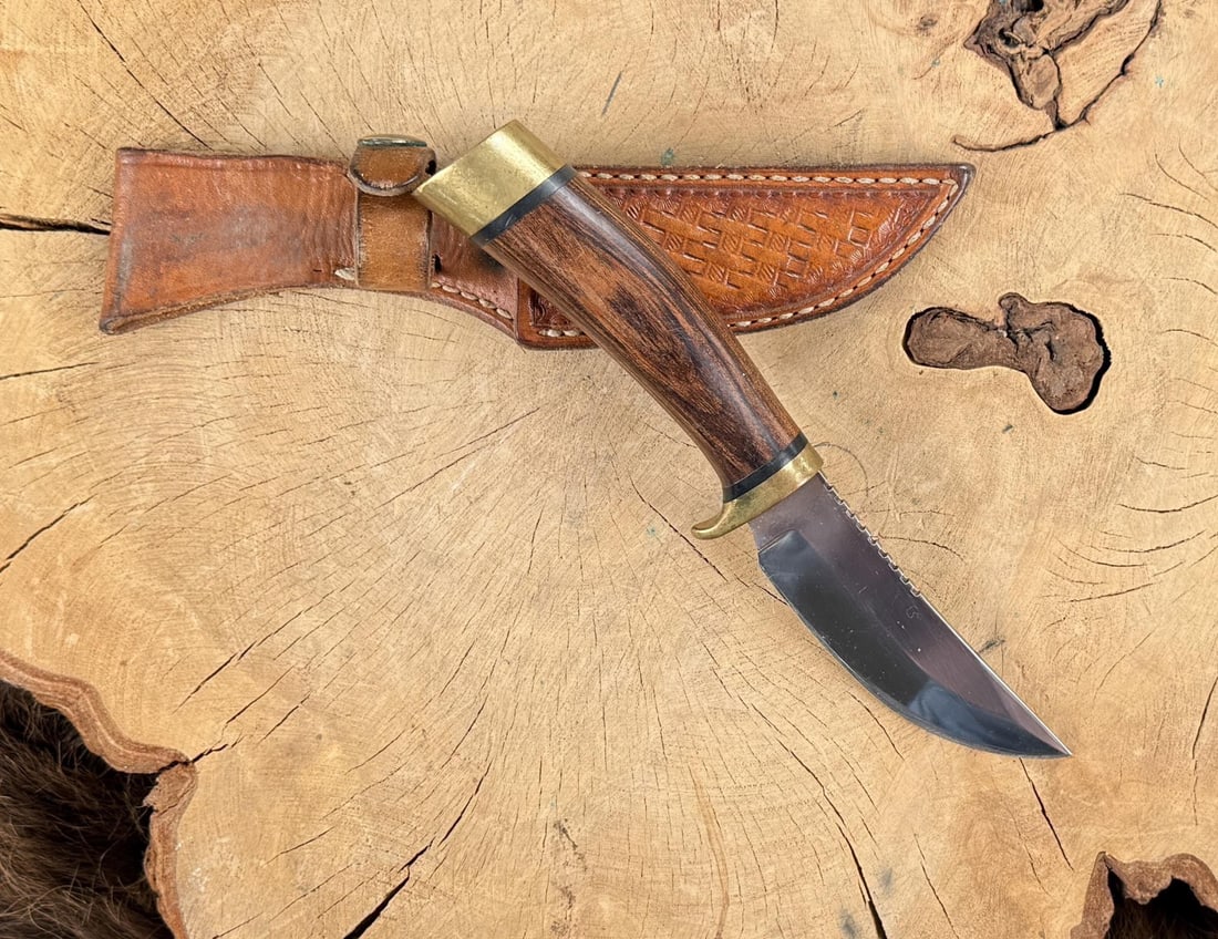 Browning Gil Hibben 35181 Hunting Knife: Nice example. Measures 7 1/2" long.