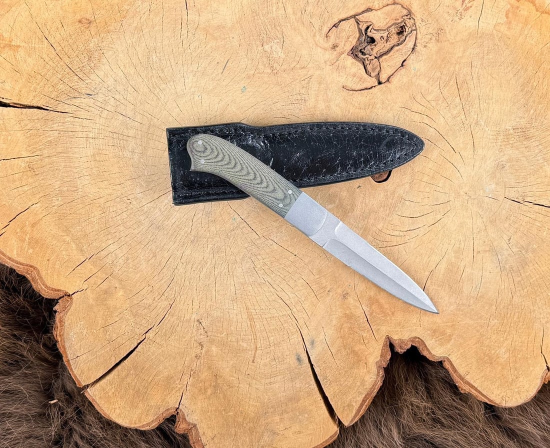 Brian Barron Custom Made Fighting Knife: Nice example. 7 7/8" long.