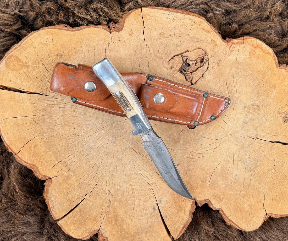 Ruana Bonner Montana Finn Knife: Nice example. 9 3/8" long.