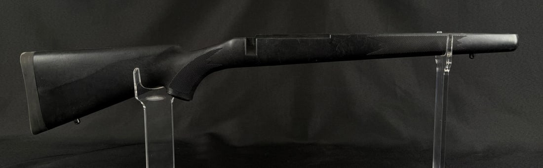 Weatherby Vanguard Rifle Stock: 32" long.