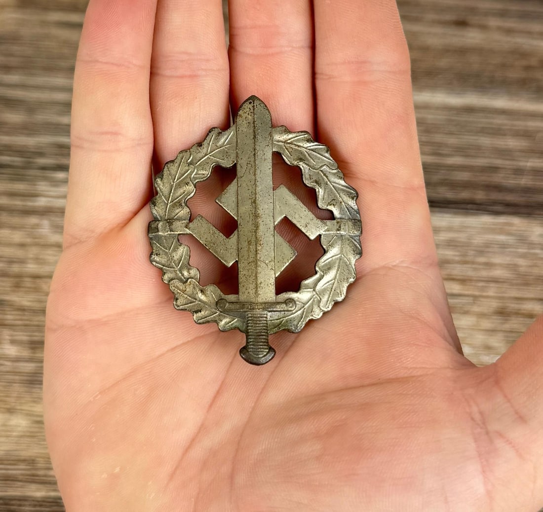 WW2 German SA Silver Sports Badge: Werner Redo marked.