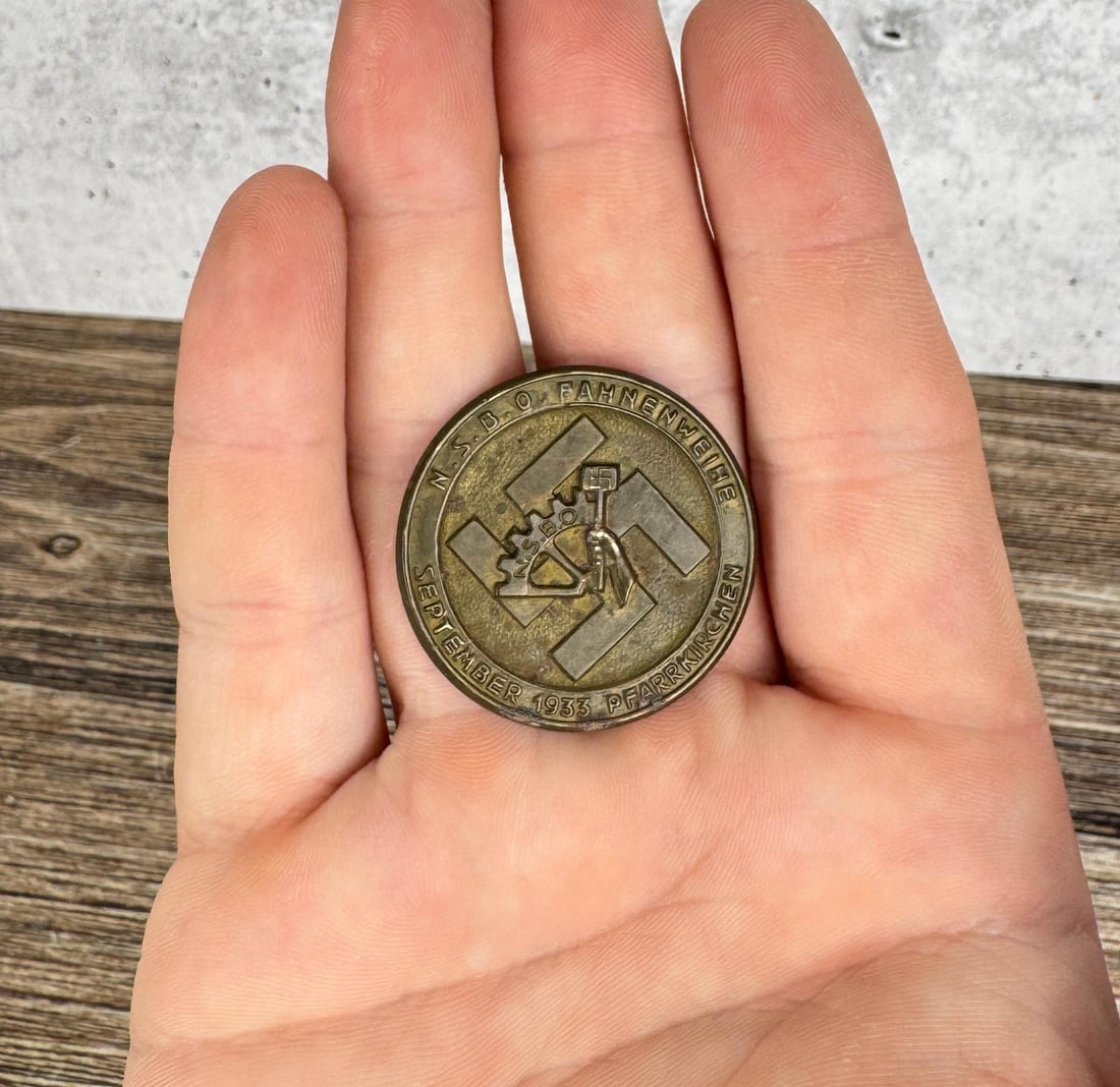 WW2 German NSBO Flag Consecration Tinne: 1 1/4" diameter.