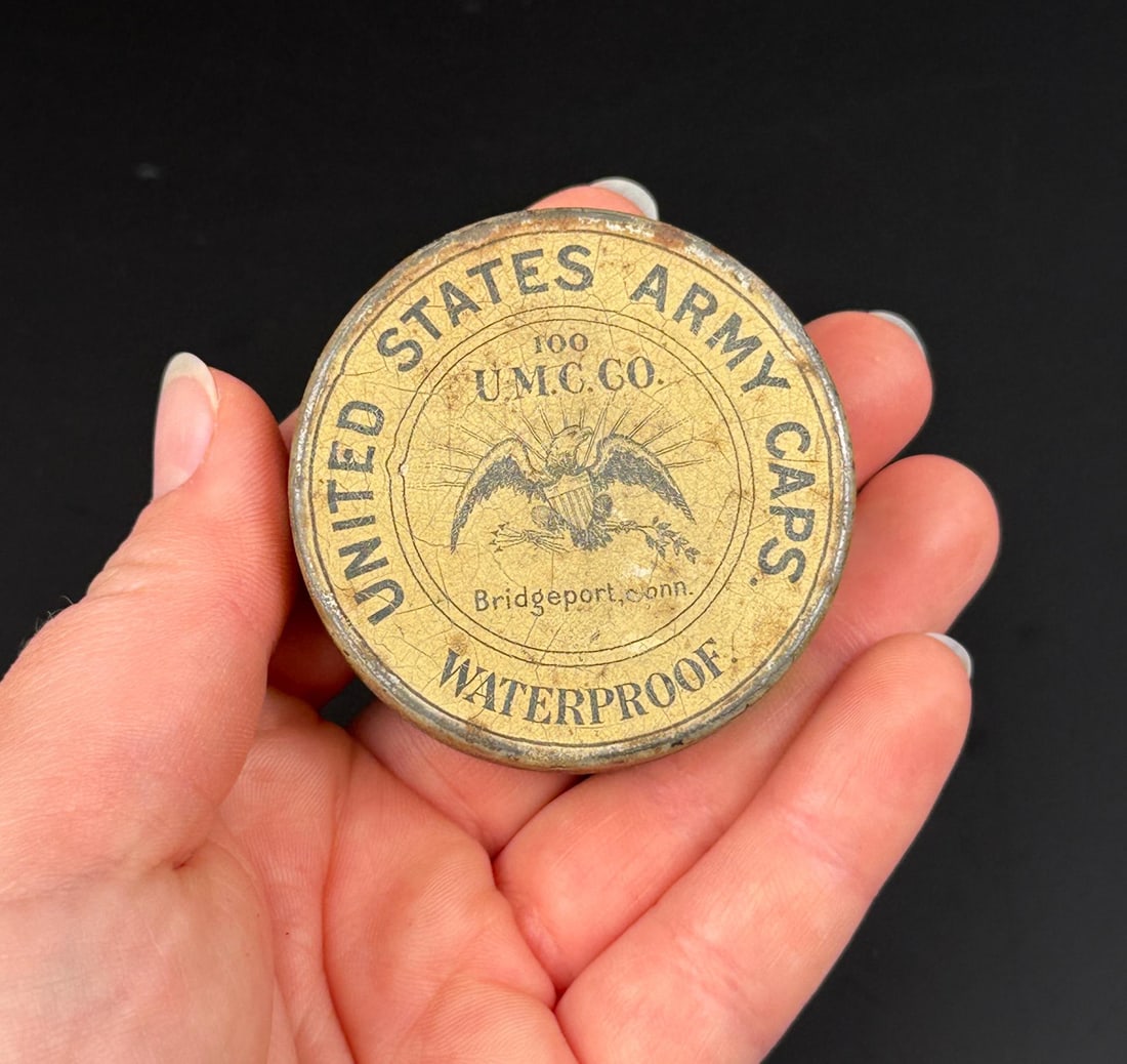 Civil War United States Army Caps Cap Tin: U.M.C. Co. Bridgeport, Connecticut. Cap is rusted on and can't be opened. Shipping to Continental US only, no shipments or sales to Alaska or Hawaii.