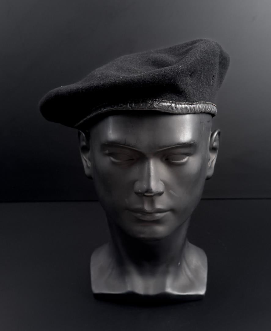 US Army Special Forces Black Beret (1 of 5)