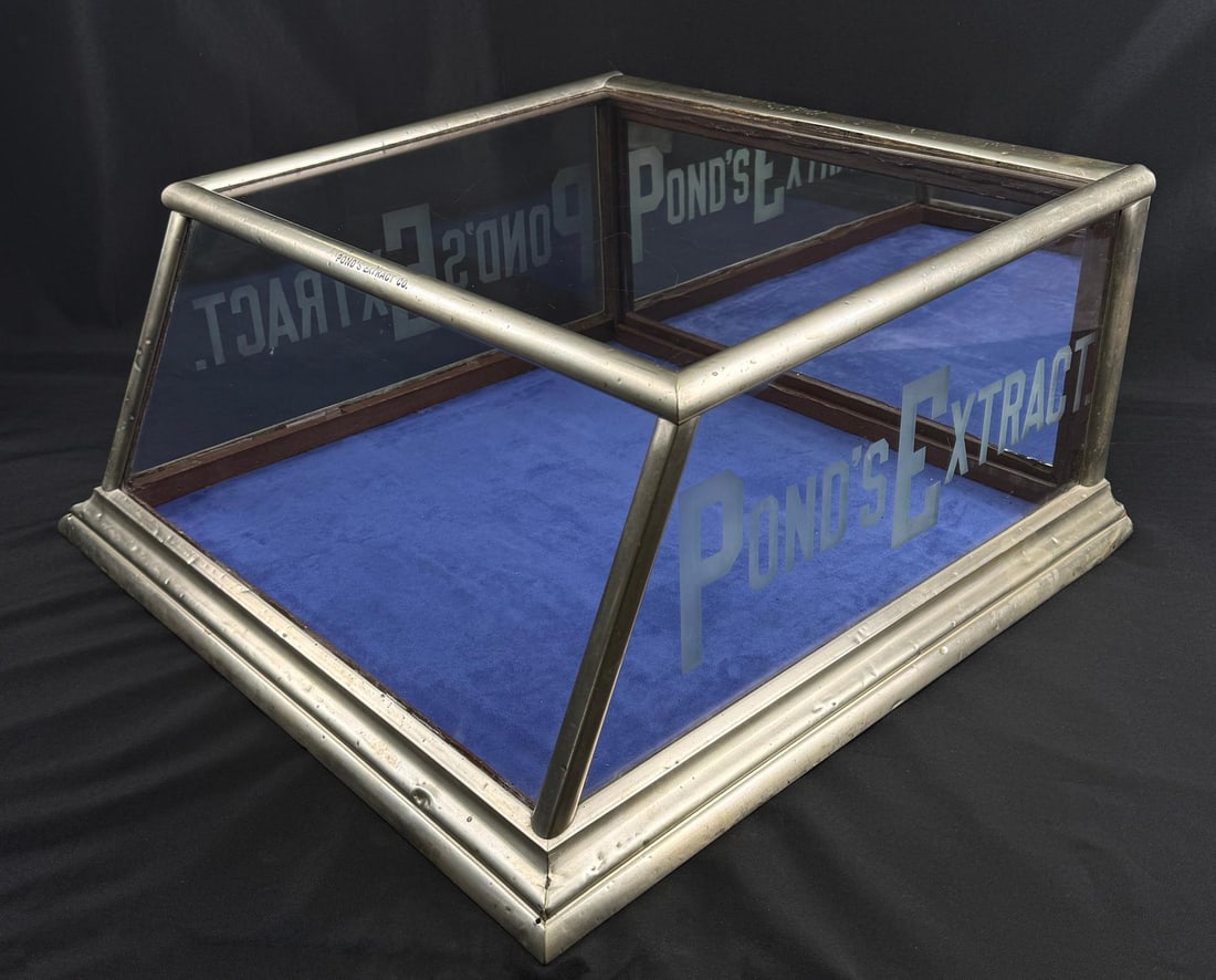 Etched Ponds Extract Countertop Display Case (1 of 7)