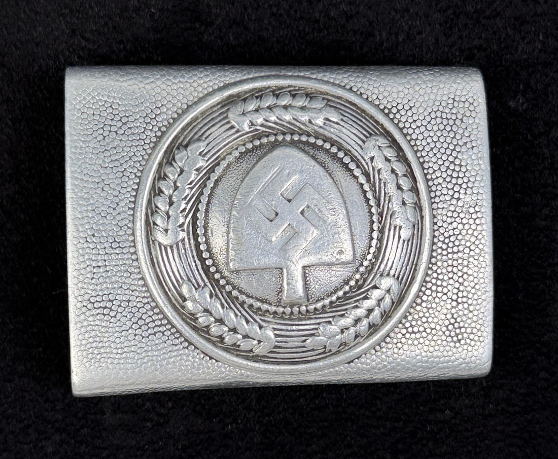 WW2 German RAD Reich Labor Service Belt Buckle: 1 7/8" by 2 1/2". Berg & Nolte B&N 36.
