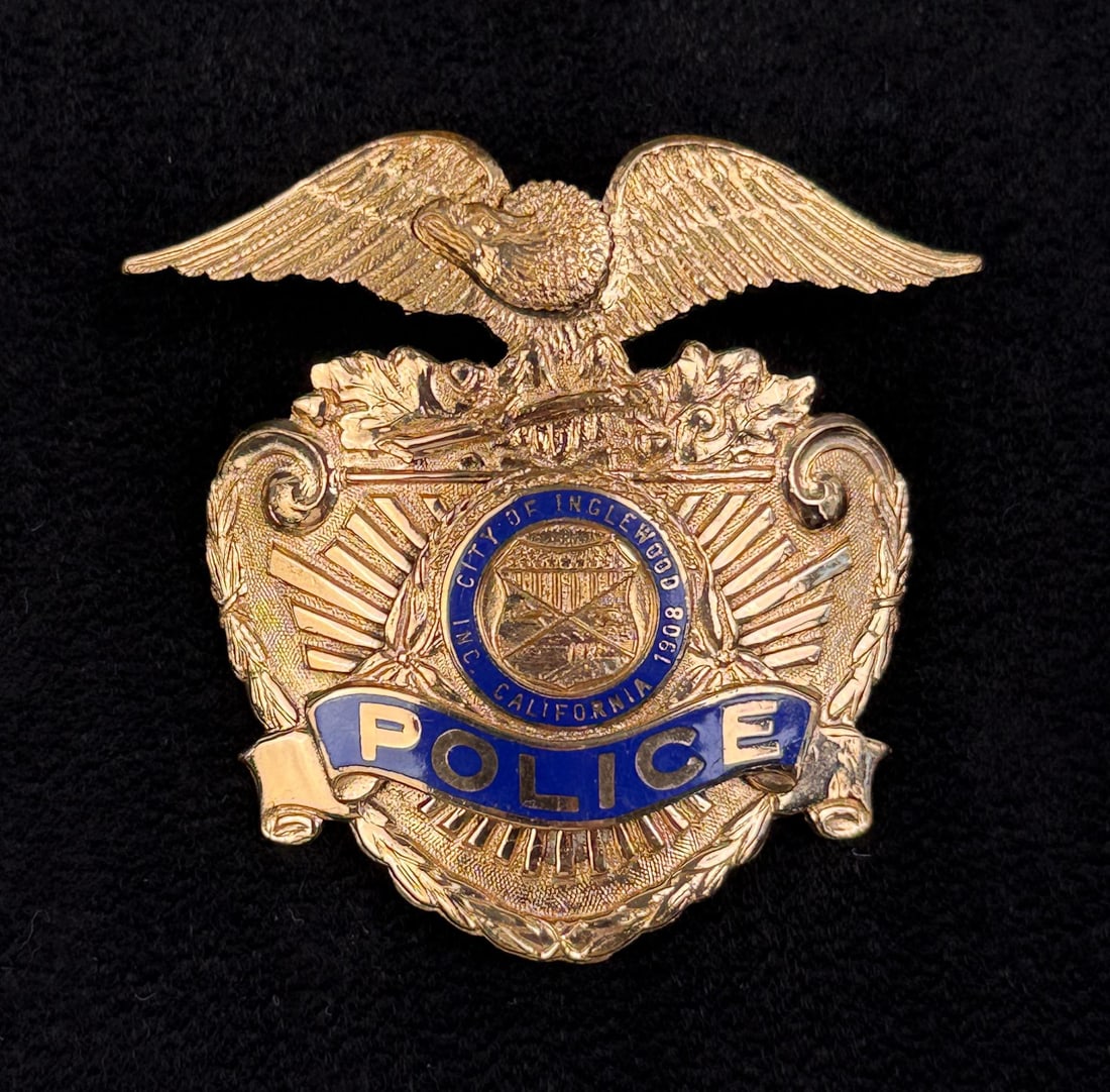 Inglewood California Police Hat Badge (1 of 4)