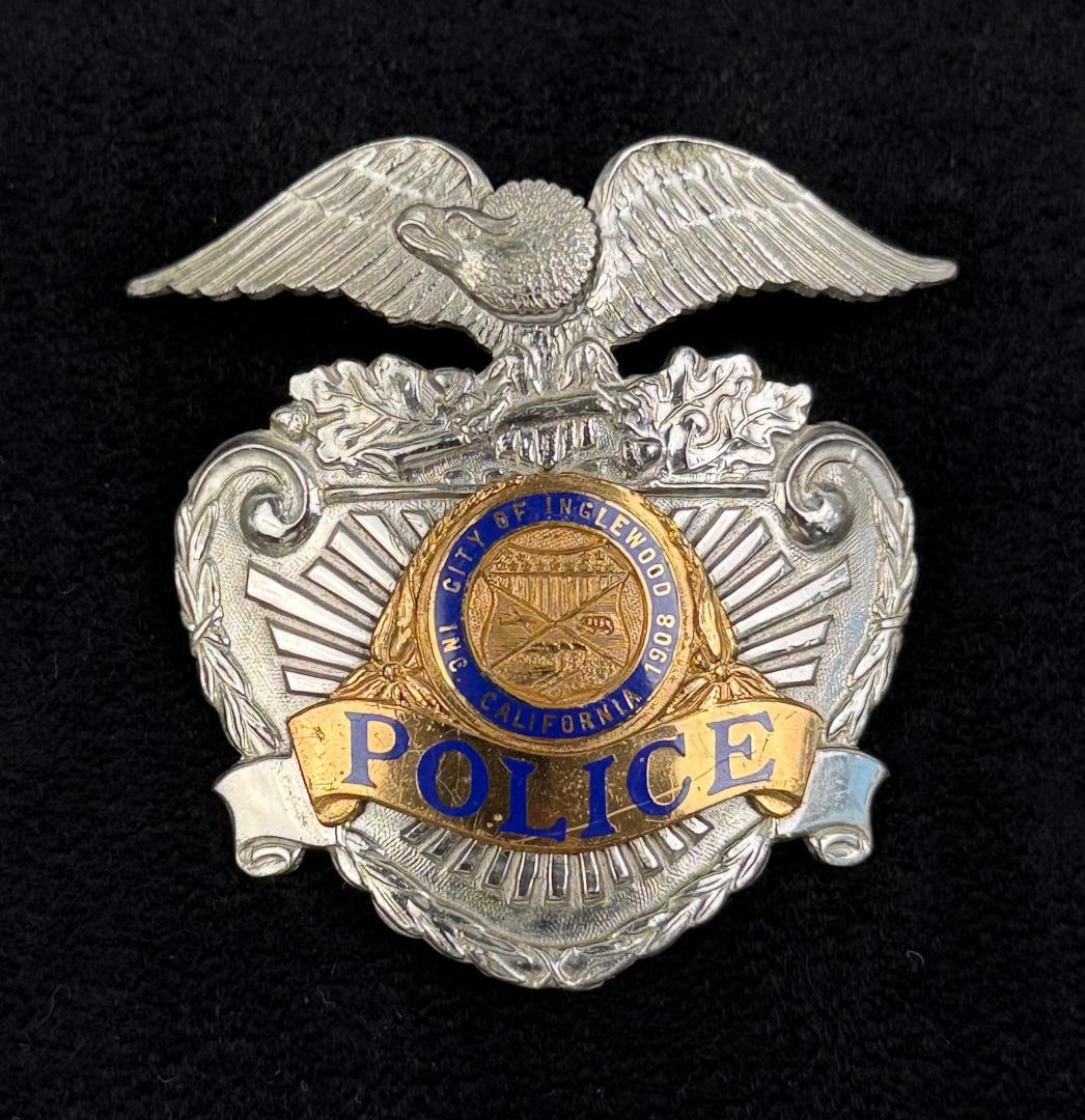 Inglewood California Police Hat Badge (1 of 4)