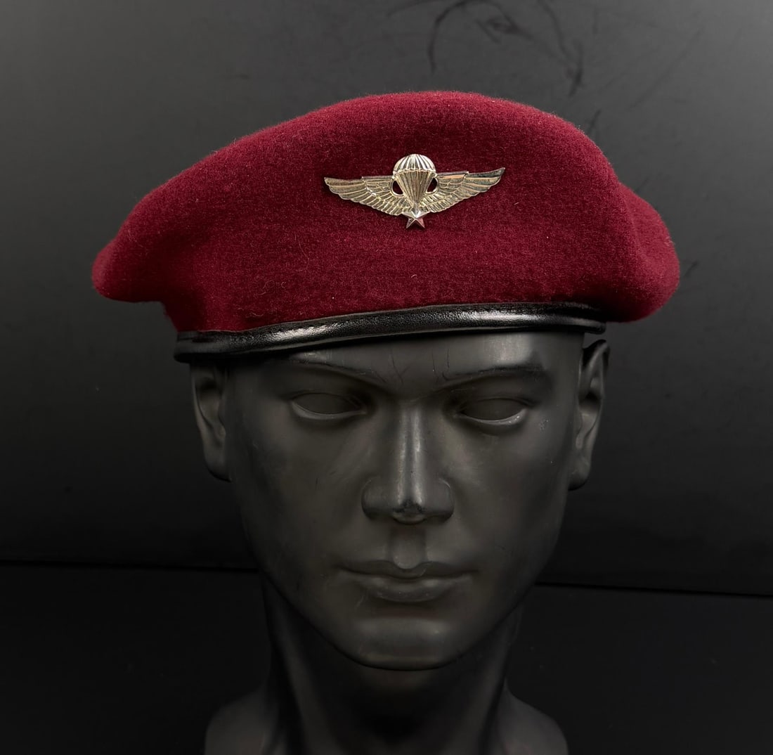 Vietnam War ARVN Military Maroon Beret (1 of 7)