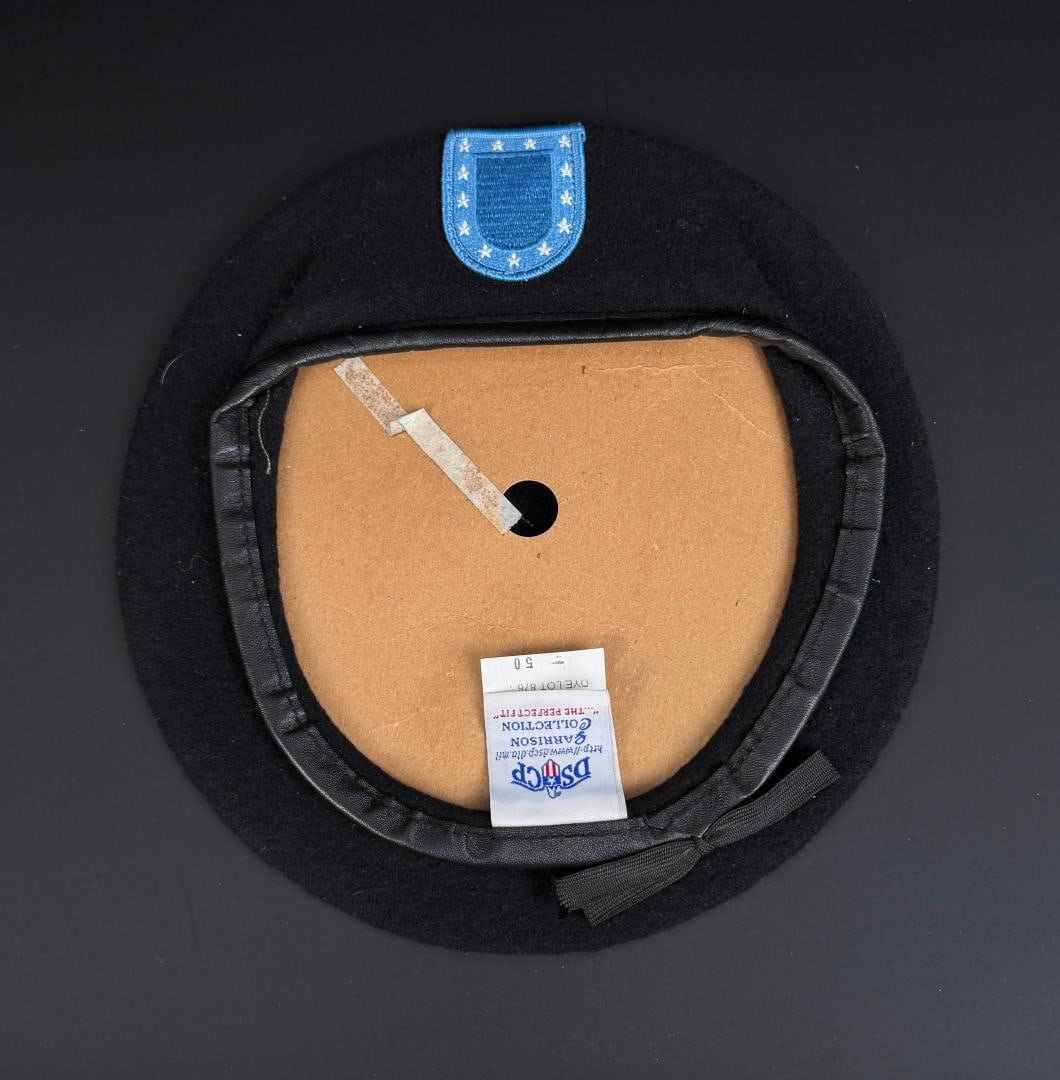 US Army Black Beret: Unworn. Size 7 1/2.