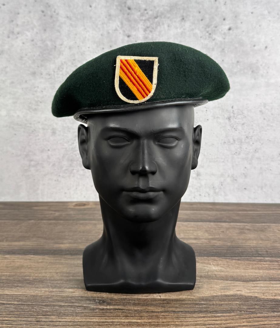 Vietnam War 5th Special Forces Green Beret: Size 7 1/4 to 7 3/8.