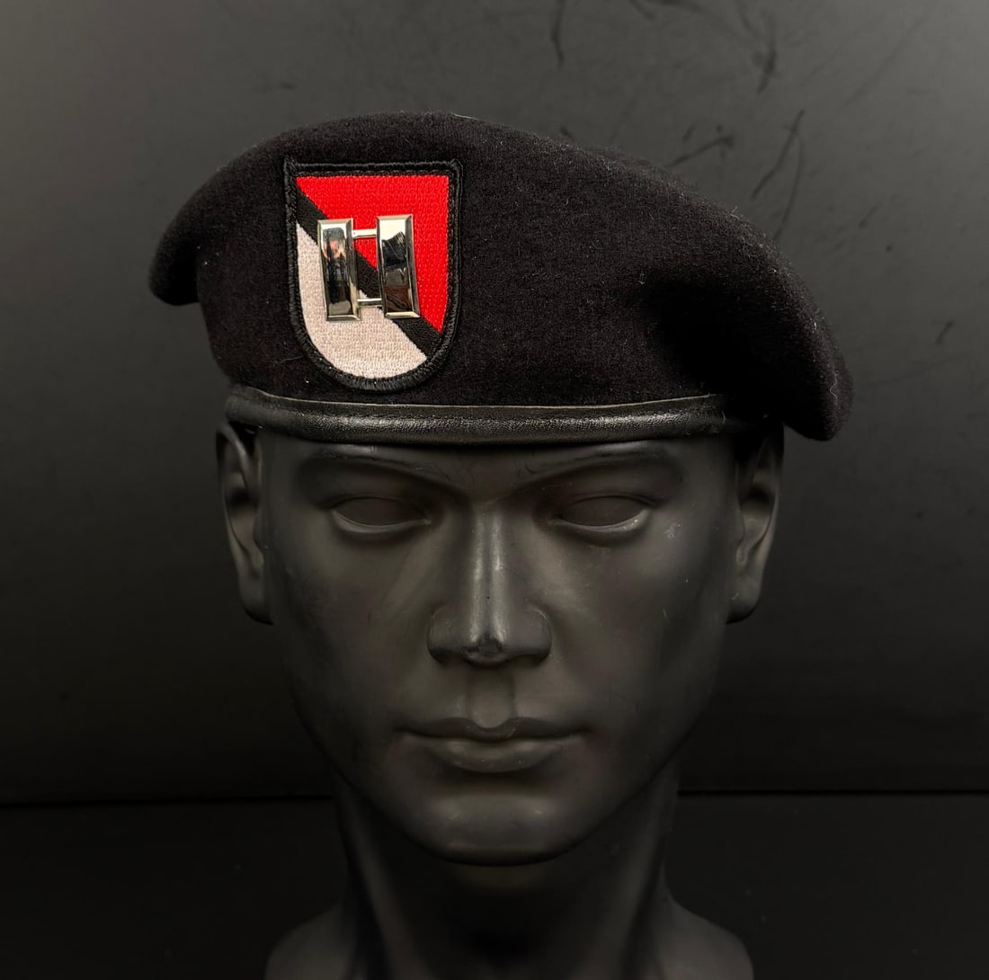 US Army Black Beret: Size 6 3/4.