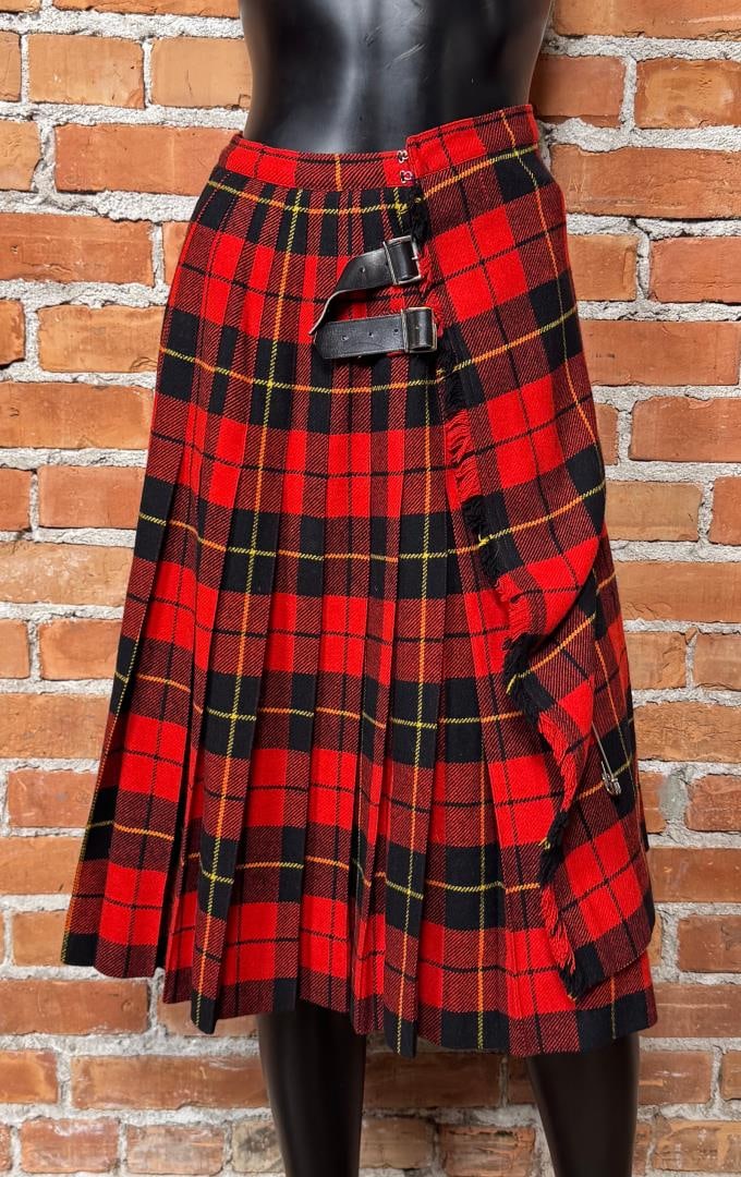 J Morrison Highland Outfitters Scottish Kilt (1 of 4)