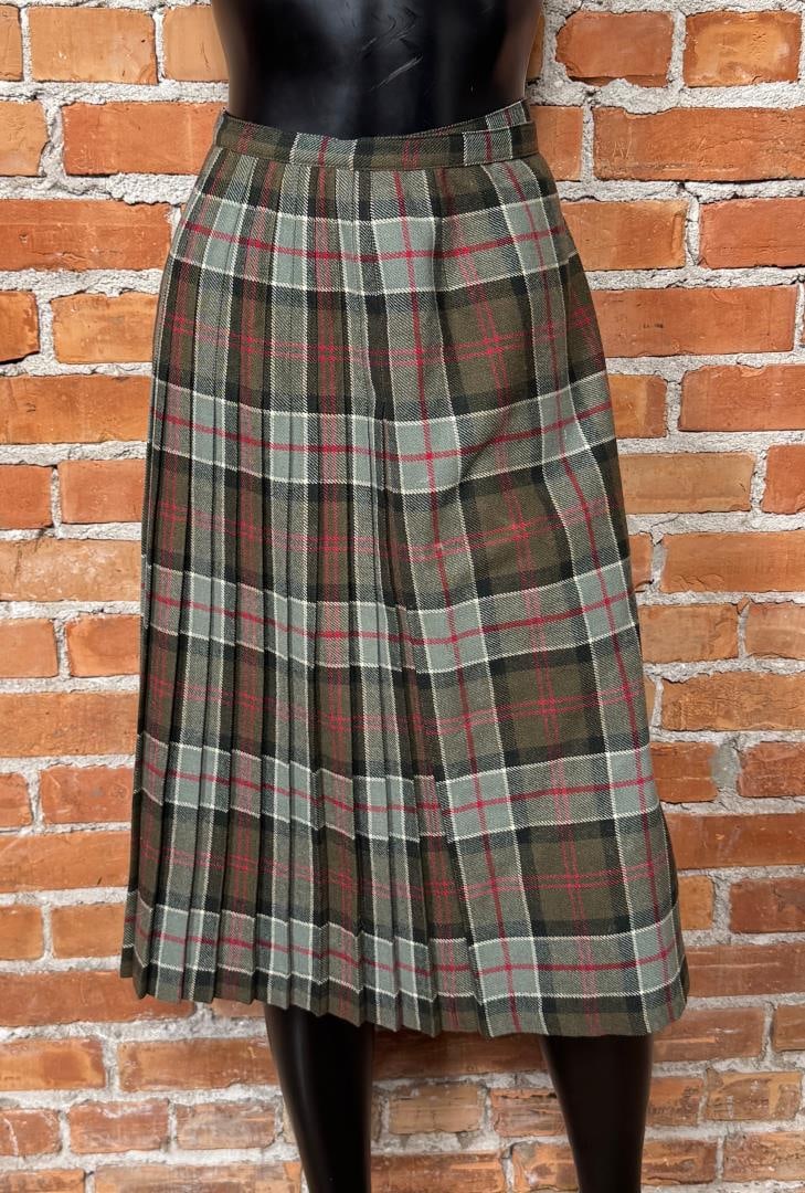Mosbrook Womans Scottish Tartan Kilt: 12" adjustable waist, 27" long.