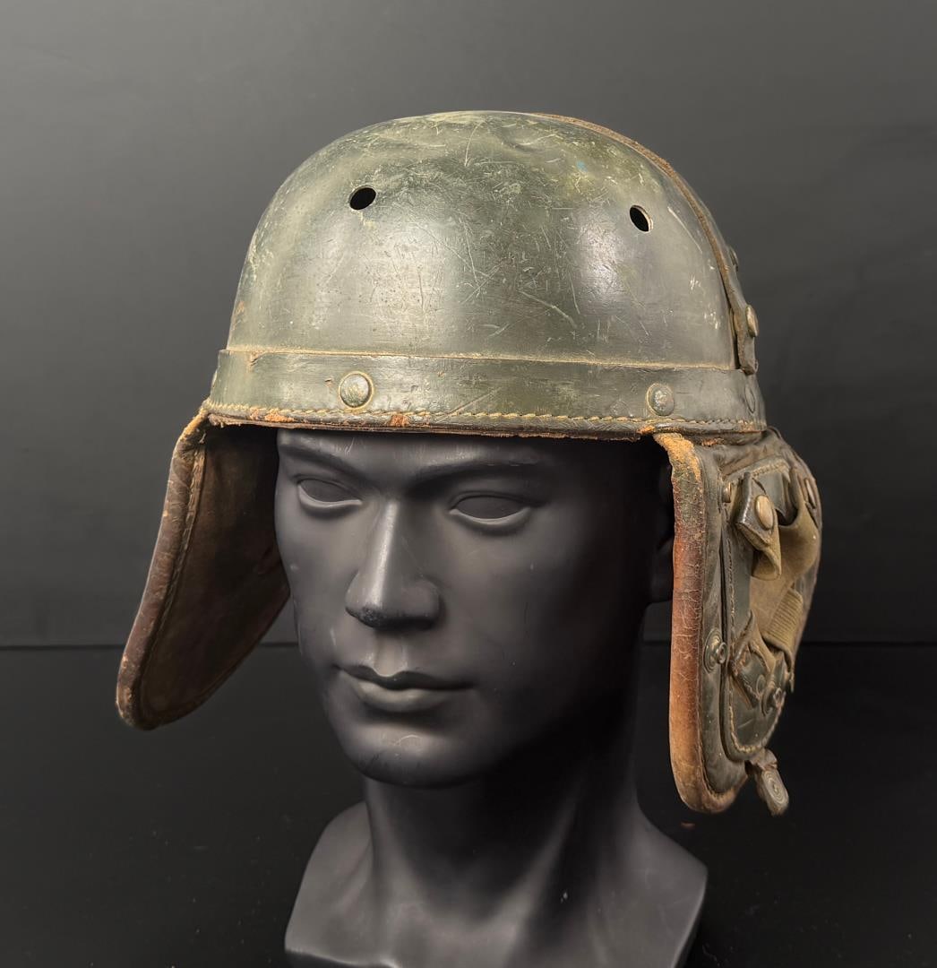 WW2 Model 1938 Rawlings US Tankers Helmet: Decent example.