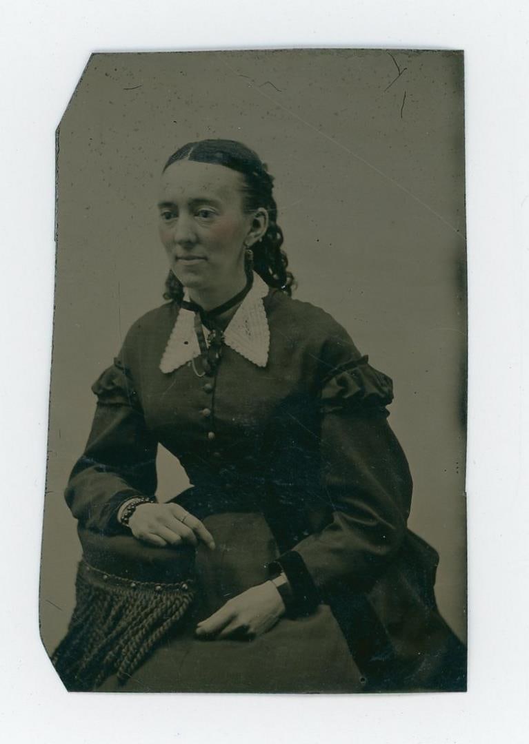 Antique Post Mortem Woman Tintype Photo (1 of 3)
