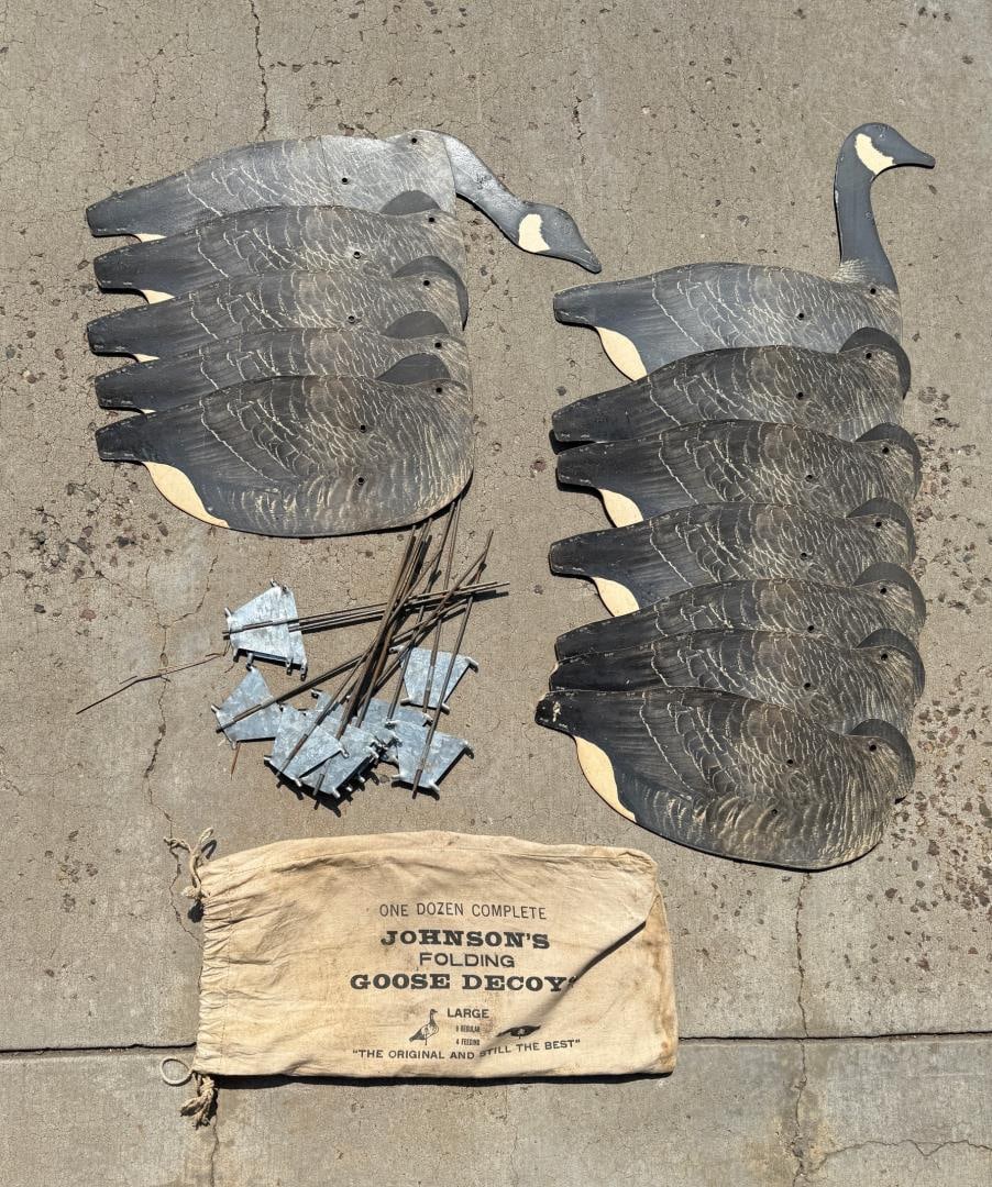 Johnsons Folding Goose Dupe A Goose Decoy Set: Nice set of 12 in bag with stakes.