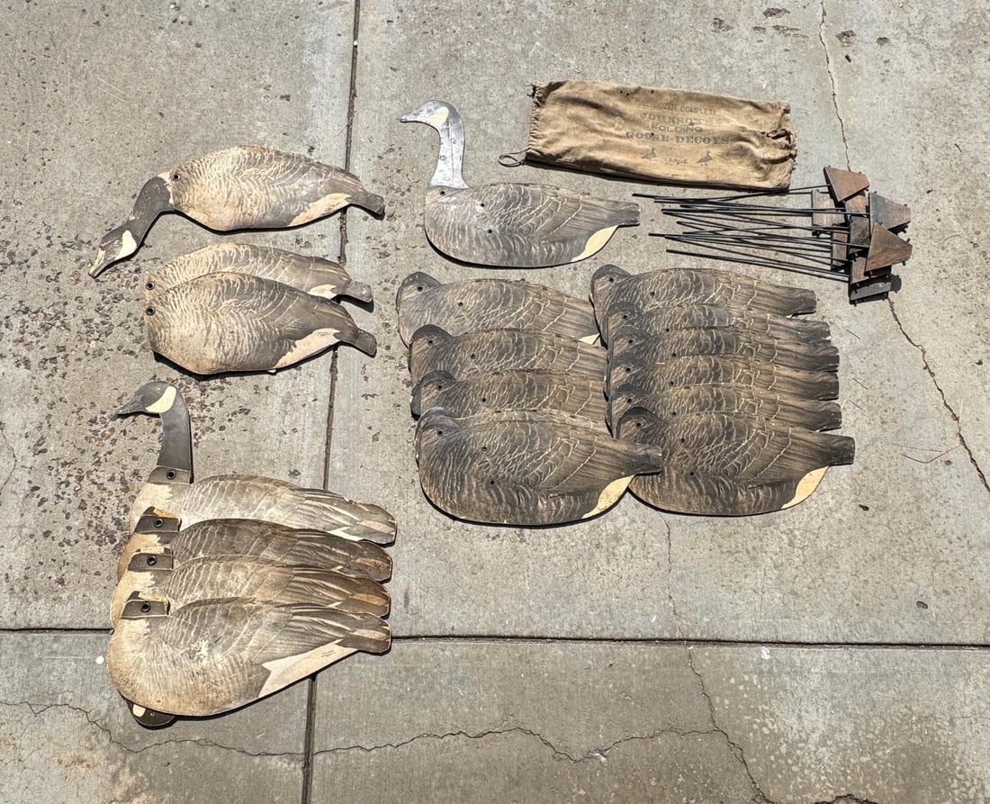Johnsons Folding Goose Dupe A Goose Decoy Set: 12 folding Johnsons Geese and 7 folding Dupe a Goose.