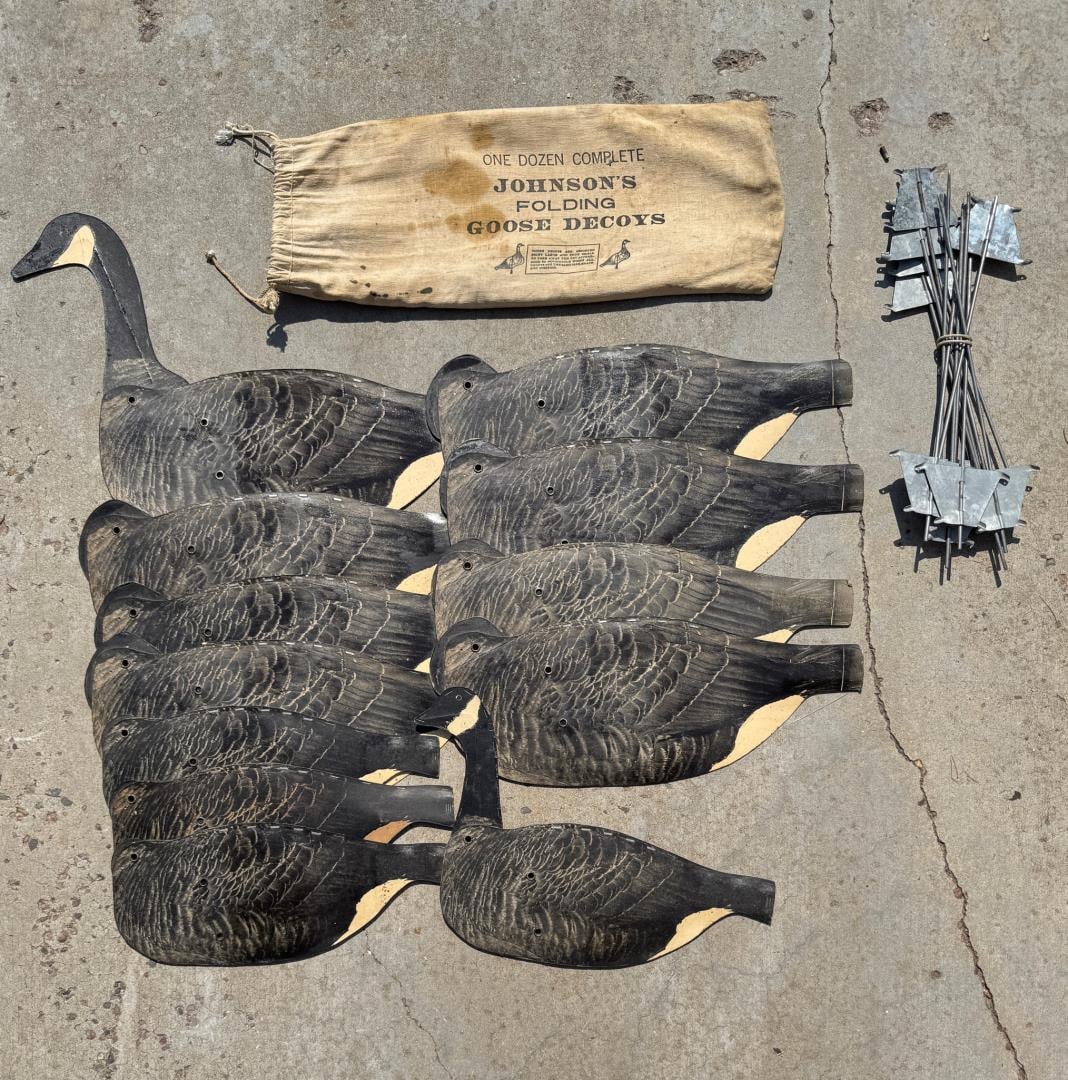 Johnsons Folding Goose Dupe A Goose Decoy Set: Nice set of 12 in bag with stakes.
