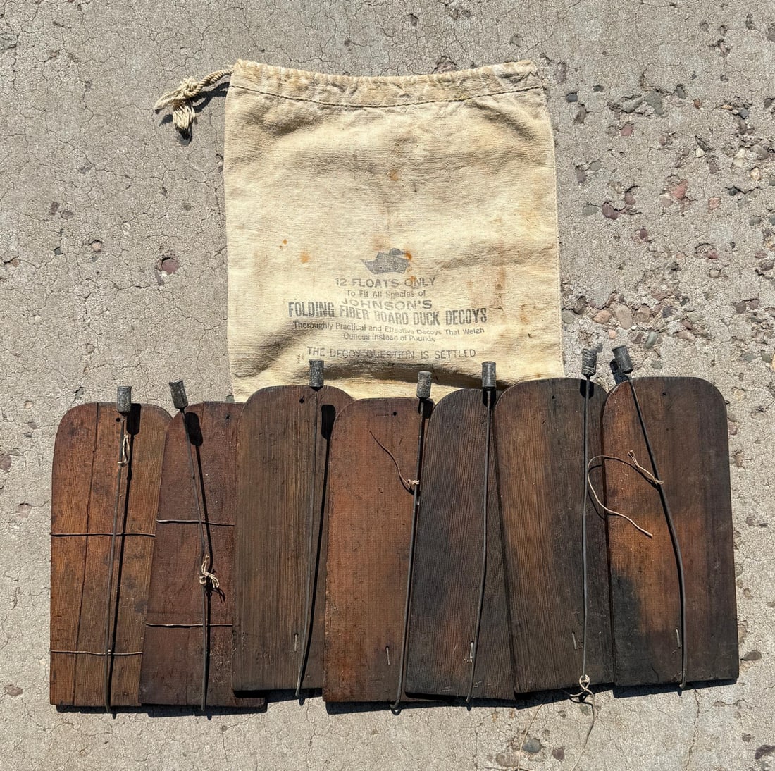 Johnsons Folding Fiber Board Duck Decoy Floats: Floating boards only. 7 in Bag.