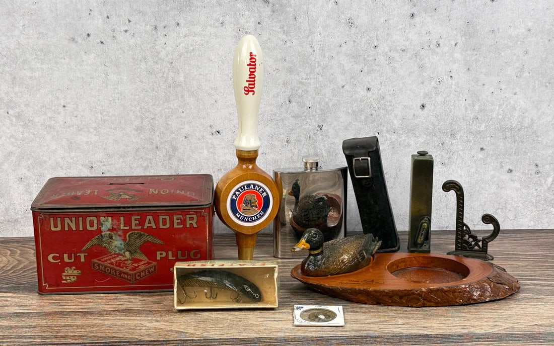 Assorted Collectibles: Nice grouping.